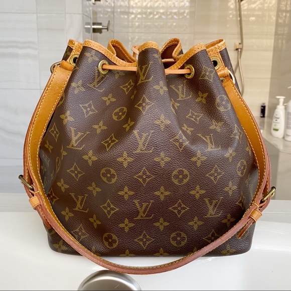Louis Vuitton Handbags - ♥️PETIT NOE♥️ Authentic Louis Vuitton Shoulder Bag